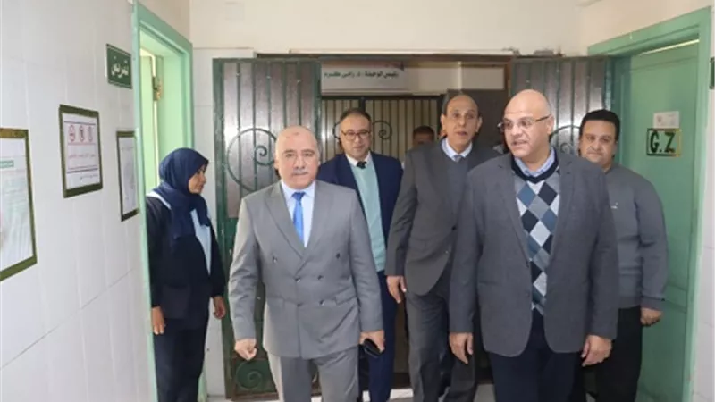 محافظ القليوبية يتفقد وحدة مناظير الجهاز الهضمي بمستشفى حميات بنها
