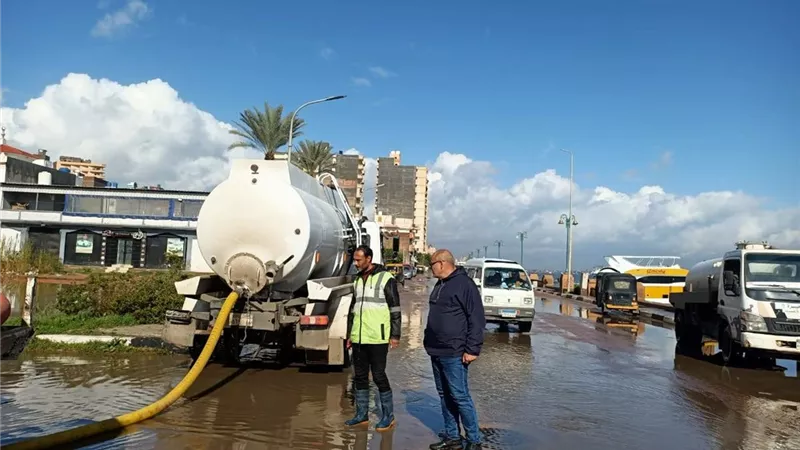 30 دقيقة مطر عطلت الاسواق و الدراسة و الصد و تاجيل التقييمات