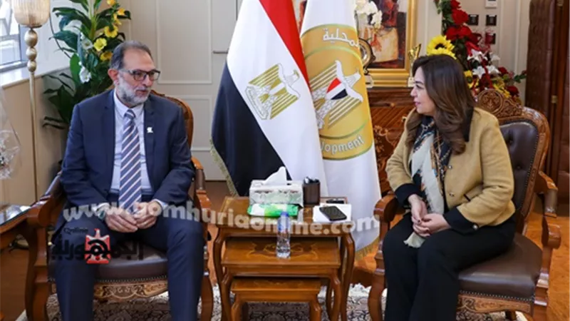 وزيرة التنمية المحلية تستقبل رئيس الهيئة القومية لسلامة الغذاء