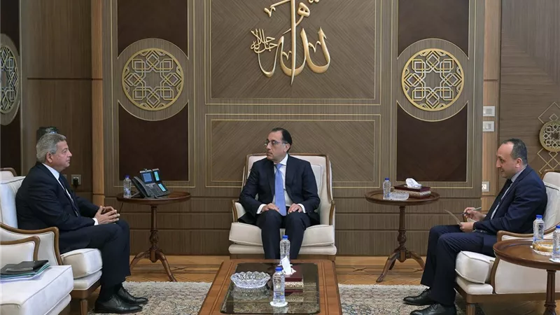 مدبولي: تنسيق الجهود بين الحكومة والتحالف الوطني لتقديم الخدمات للأسر الأكثر احتياجاً