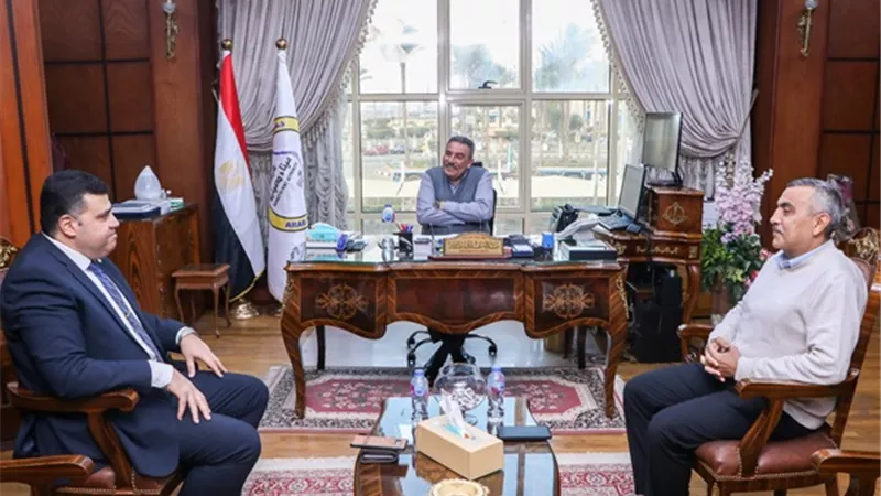 رئيس ميناء دمياط يستقبل رئيس المنطقة الحرة العامة