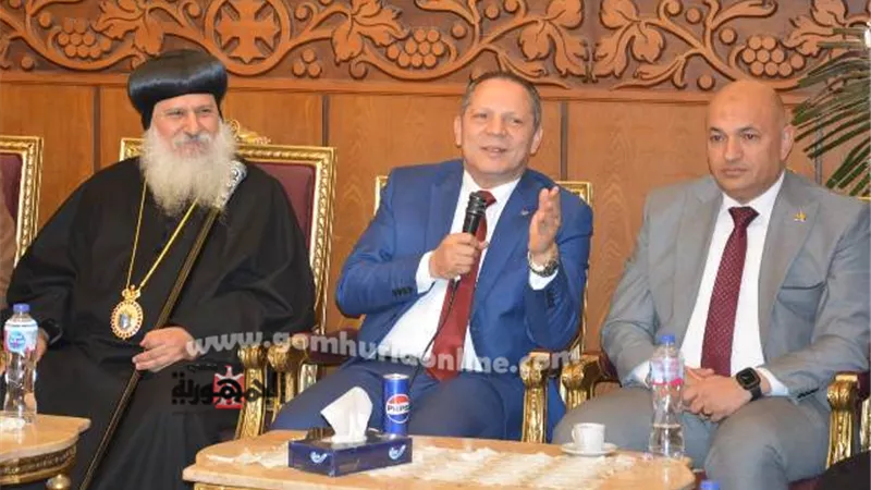 رئيس جامعة دمياط يزور كنيسة العذراء مريم للتهنئة بعيد الميلاد