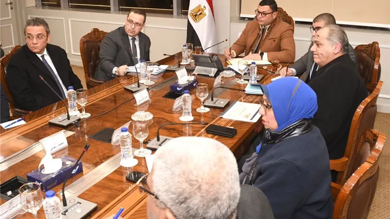 وزير الإسكان يتابع آخر مستجدات توفيق الأوضاع بسفنكس الجديدة