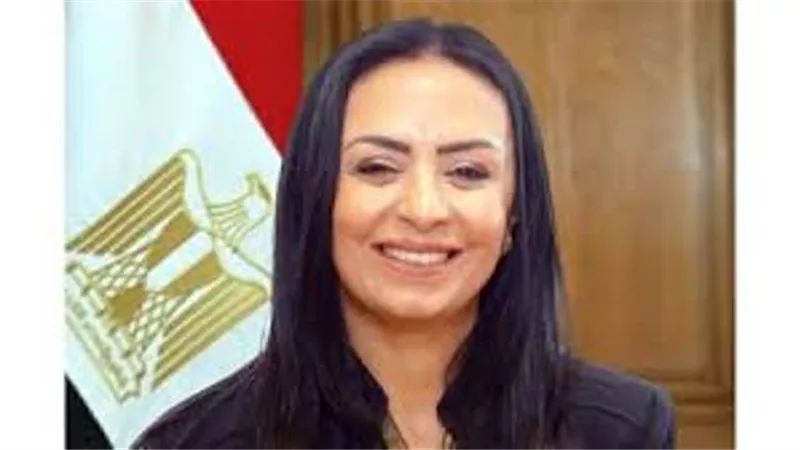 وزيرة التضامن تقرر فتح فروع بنك ناصر غدا لصرف معاشات يناير