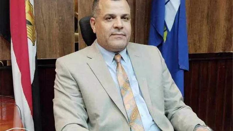 مدير تعليم دمياط يهنئ الوزير والمحافظ بالعام الميلادى الجديد