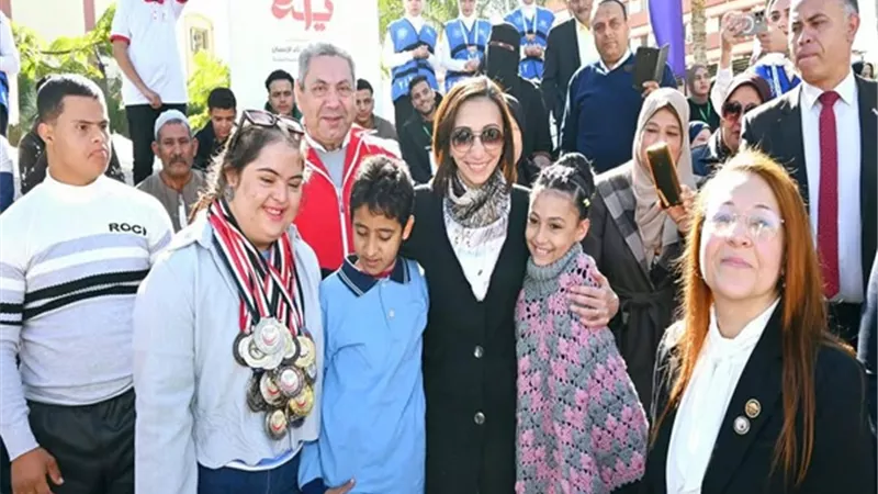 رصف ٨ طرق رئيسية بتكلفة ١٣٤ مليون جنيه