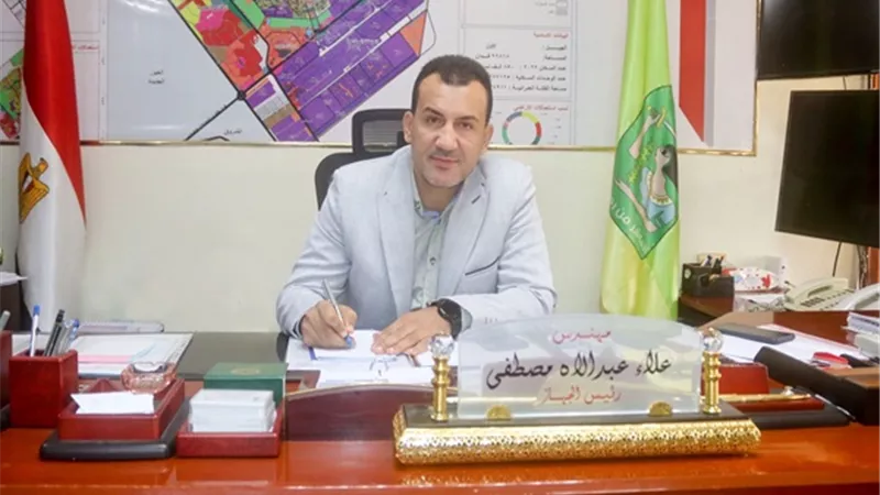 عبداللاه يتابع أعمال تطوير طريق بلبيس-العاشر الصحراوي