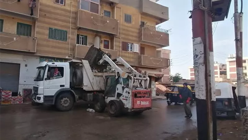 محافظ كفرالشيخ يشدد بتكثيف حملات النظافة بالمراكز والمدن
