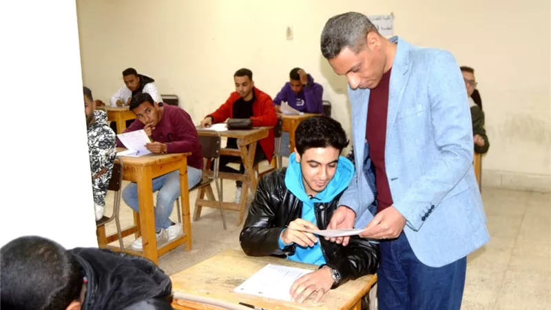 استمرار ماراثون امتحانات الفصل الدراسي الأول بحقوق قنا