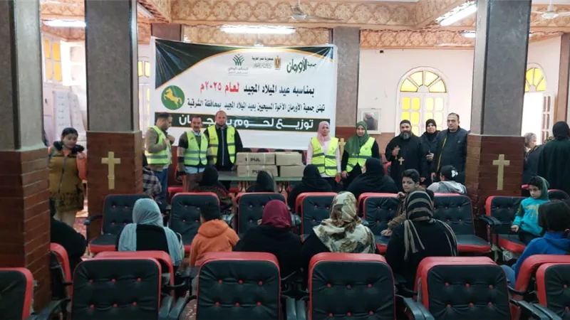 توزيع ألف كيلو لحوم على 500 مستفيد بكنائس الشرقية