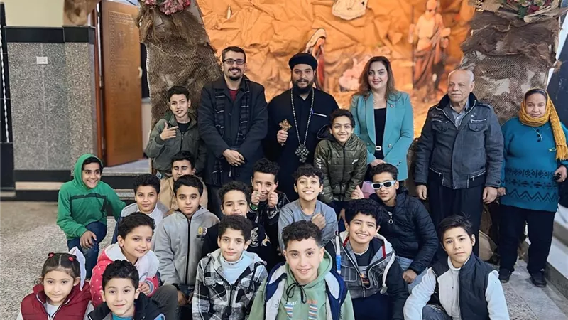 الشعب الجمهوري يوزع هدايا العام الجديد على الأطفال في نجع حمادي