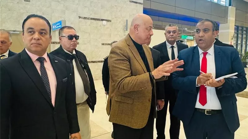 النشار يتابع إنتقال الحركة الجوية للمبنى الجديد أول مطار أخضر