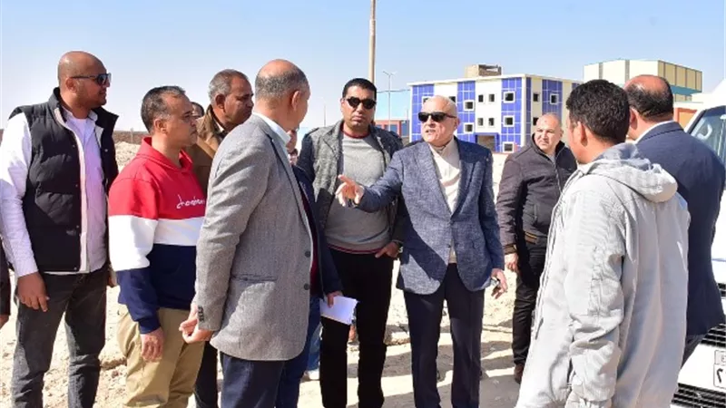محافظ الأقصر يتفقد المنطقة الصناعية ومحطة الصرف الصحي