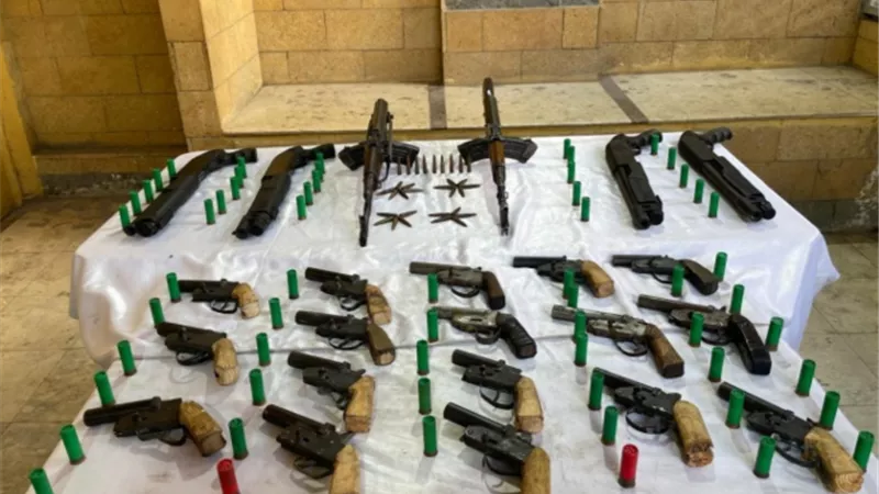 الداخلية تضبط معلمين الكيف وعتاولة السلاح في 3 محافظات