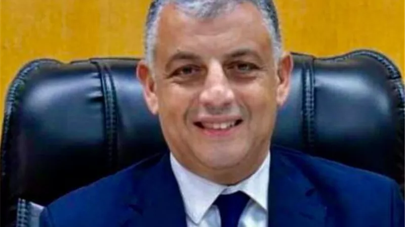 محافظ الإسماعيلية: حصر مزارع الدواجن والبيض والأسماك لخفض الأسعار