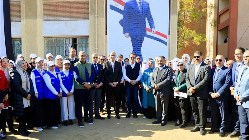 وزيرا الصحة والتعليم يتفقدان أعمال مبادرة 
