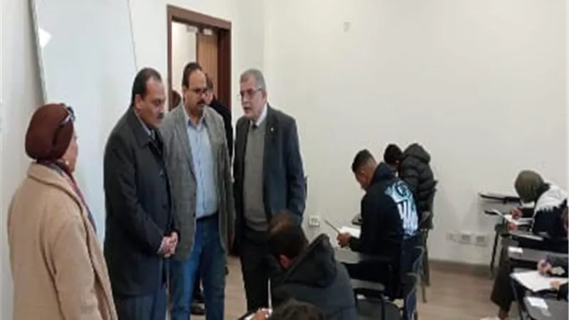 رئيس جامعة بنها الأهلية يتابع امتحانات الفصل الدراسي الأول