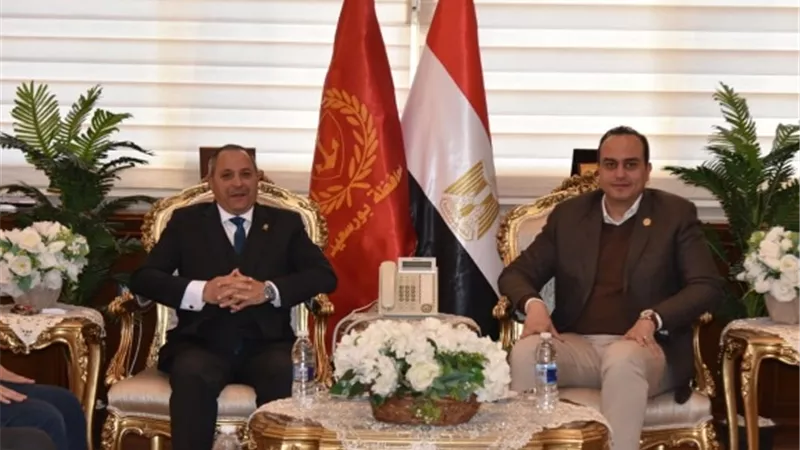 محافظ بورسعيد يطرح مشروعات جديدة لرئيس هيئة الرعاية الصحية