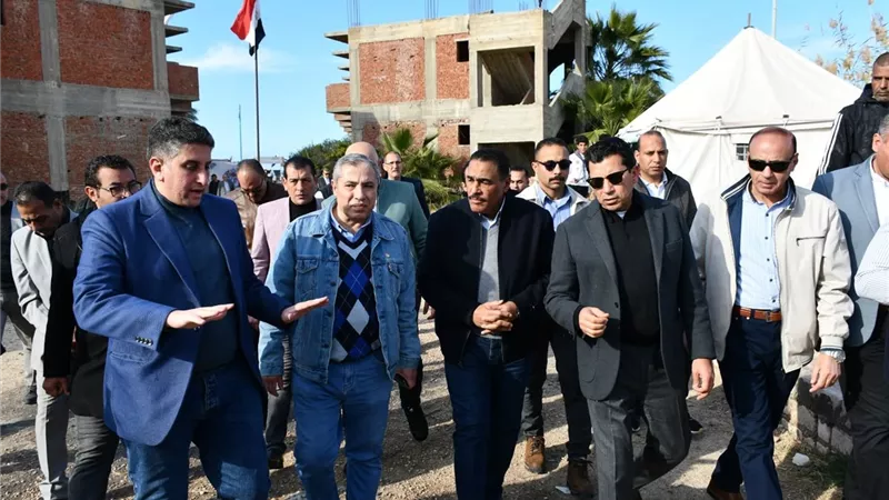 وزير الشباب ومحافظ مطروح يتفقدان مركز تدريب الكشافة البحرية