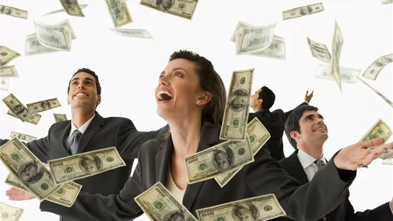 التبرعات وسداد الديون.. تجربة للكشف عما يجعل البشر أكثر سعادة