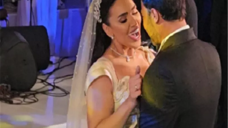 يا فرحة قلبي.. مي فاروق ومحمد العمروسي يرقصان على أغنية رومانسية