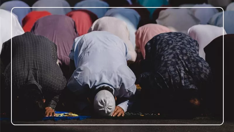 صلاة الجمعة عبادة تجمع المسلمين وتُحيي القلوب والأرواح