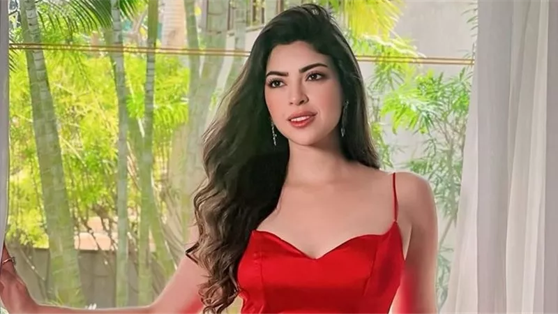 ميرنا جميل تقدم البطولة النسائية أمام على ربيع فى 