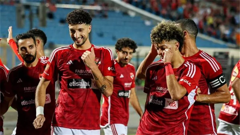 LIVE.. مهمة جديدة لـ الأهلي في إفريقيا لتصدر جدول مجموعته بلقاء شباب بلوزداد خارج الأرض ... مباشر