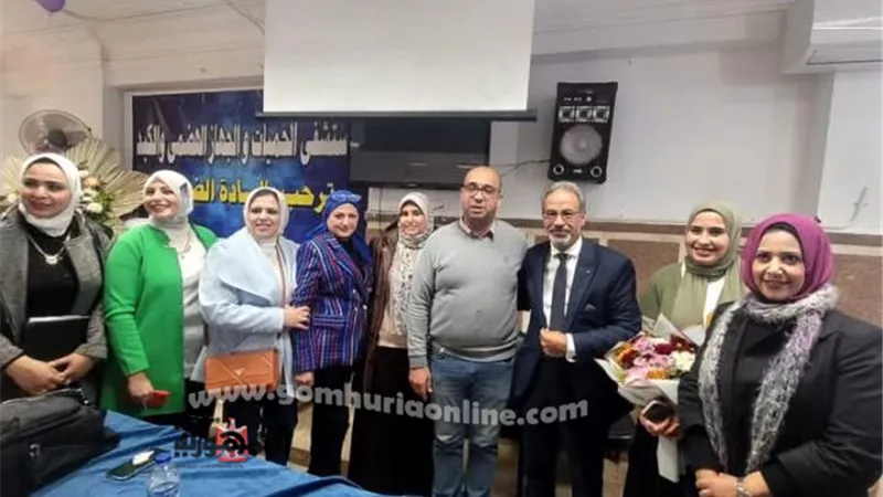 صحة دمياط تكرم مدير طب الأسنان لبلوغه سن التقاعد