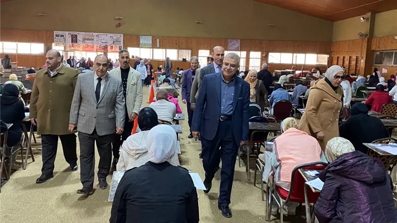 رئيس جامعة الزقازيق يتفقد أعمال تطوير الحرم الجامعي