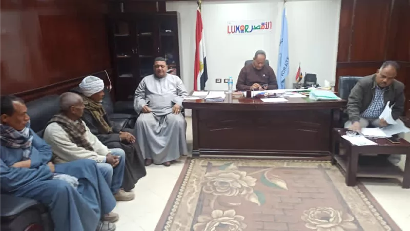 رئيس مركز إسنا يتابع الموقف التنفيذي لمشروعات مبادرة حياة كريمة