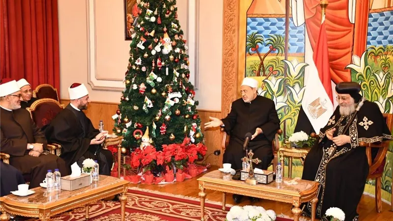 شيخ الأزهر مهنئا البابا تواضروس بعيد الميلاد: جئنا مدفوعين بما تعلمناه في القرآن الكريم ومن سنة نبينا محمد