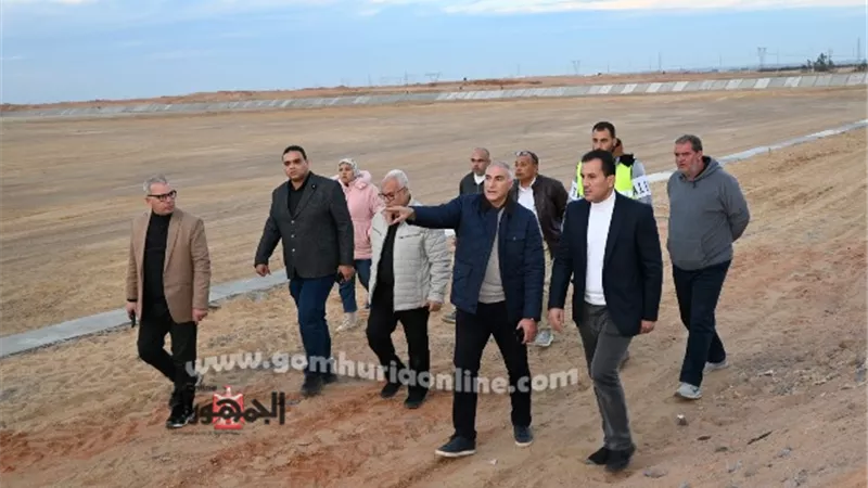 قيادات المجتمعات العمرانية تتابع المشروعات التنموية بالعاشر