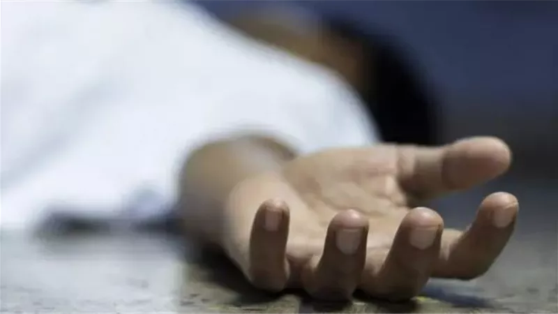 امرأة تطعن 
