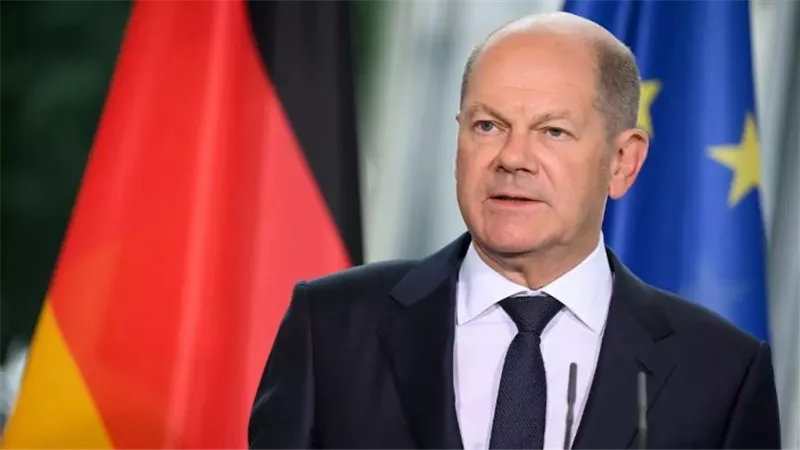 برلماني ألماني: شولتس قد يزور موسكو قبل 23 فبراير
