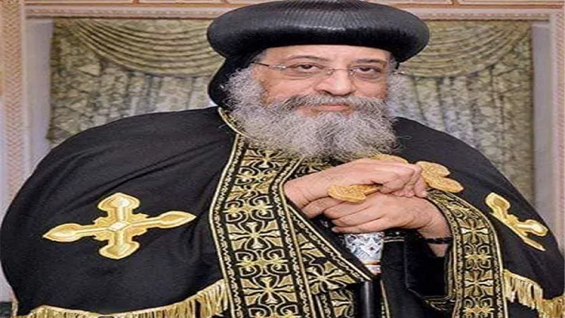 محافظ مطروح يهنئ البابا تواضروس بعيد الميلاد المجيد