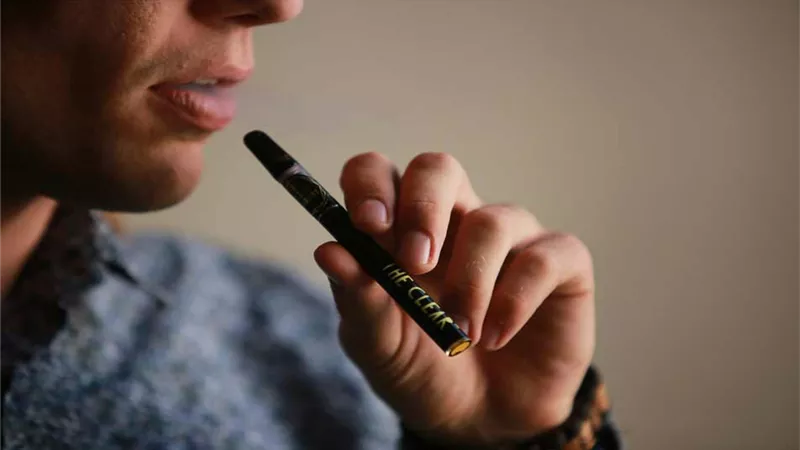 السجائر الالكترونية هل تأخذ حكم التدخين المُحرم؟