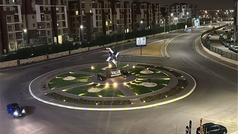 وزير الإسكان يستعرض إنجازات جهاز مدينة الشروق خلال 