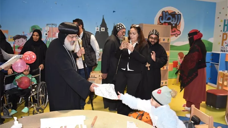 وفد كنسى بالأقصر يحتفل مع الأطفال مرضى السرطان بقدوم العام الجديد