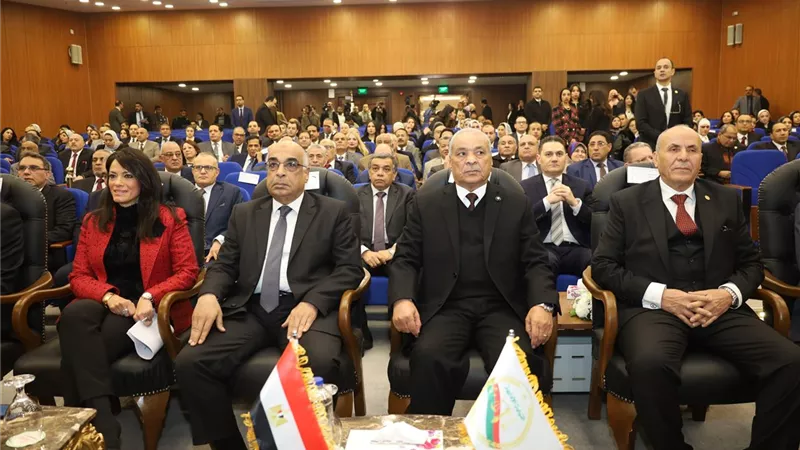 النيابة الإدارية تُدشن رسميًا التصويت الإلكتروني ومنظومة الشكاوى