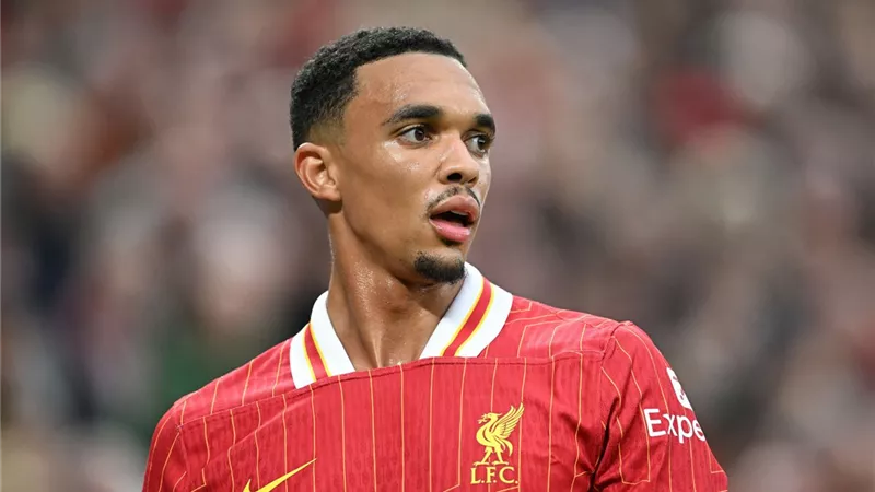 أسطورة ليفربول يحذر أرنولد من الانتقال لريال مدريد