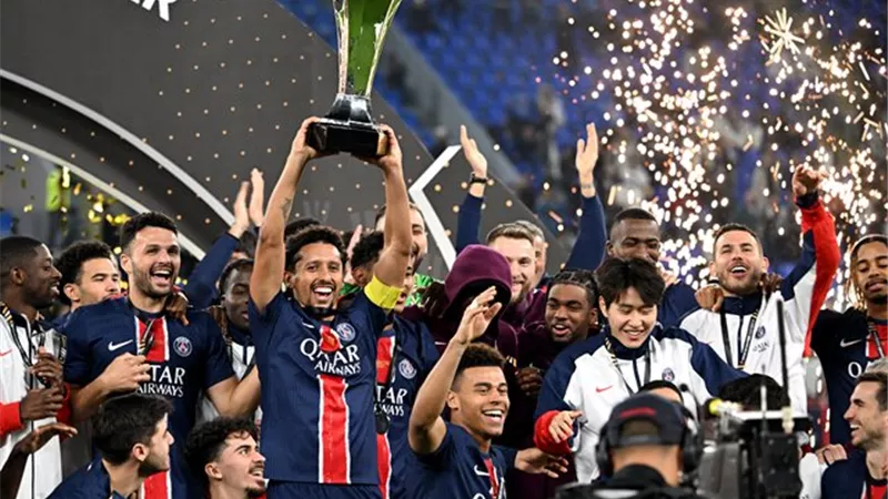 سان جيرمان يتوج بالسوبر الفرنسي على حساب موناكو فى الوقت القاتل