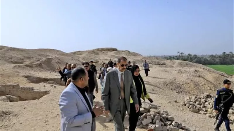 محافظ سوهاج يتفقد التل الأثري بالديابات ومقابر الحواويش بأخميم