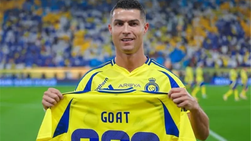مرهون بالاعتزال.. رونالدو يحسم موقفه من التجديد مع النصر