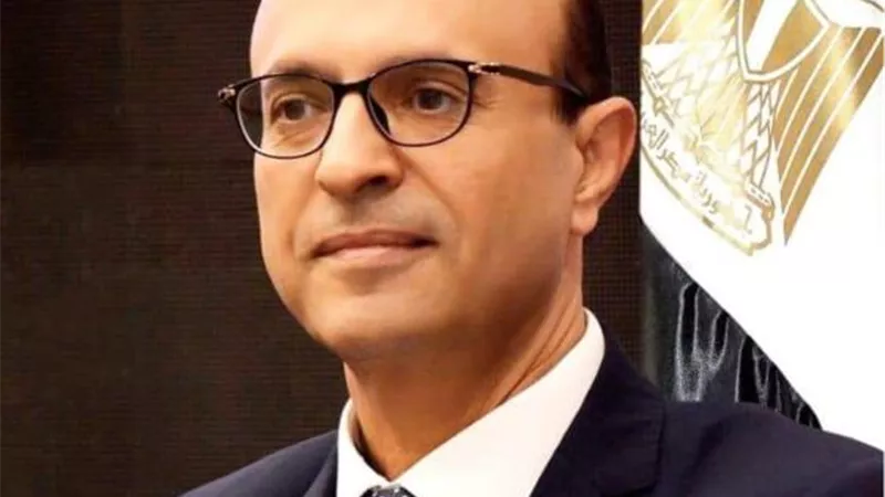 الدكتورالمنشاوي يهنئ البابا تواضروس والأخوة المسيحيين