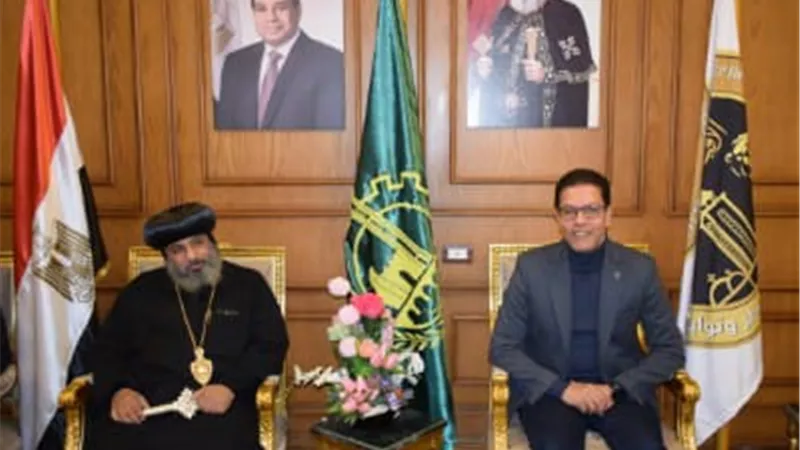 الجيزاوي يهنئ الأنبا نوفيرأسقف إيبارشية شبين القناطر بعيد الميلاد