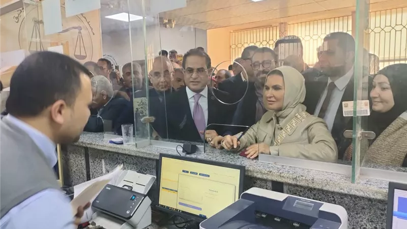 إقبال كبير علي تحرير توكيلات تأسيس حزب 