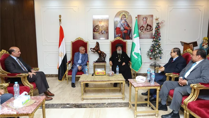 رئيس جامعة الزقازيق يهنئ الاخوة الاقباط بعيد الميلاد المجيد