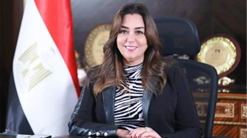 وزيرة التنمية المحلية تهنئ البابا تواضروس بعيد الميلاد المجيد