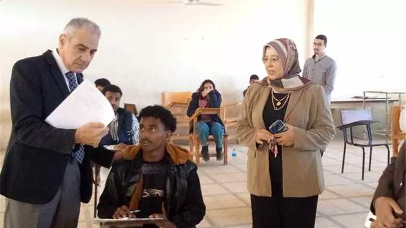 رئيس جامعة أسوان يؤكد انتظام سير امتحانات الترم الأول بالكليات